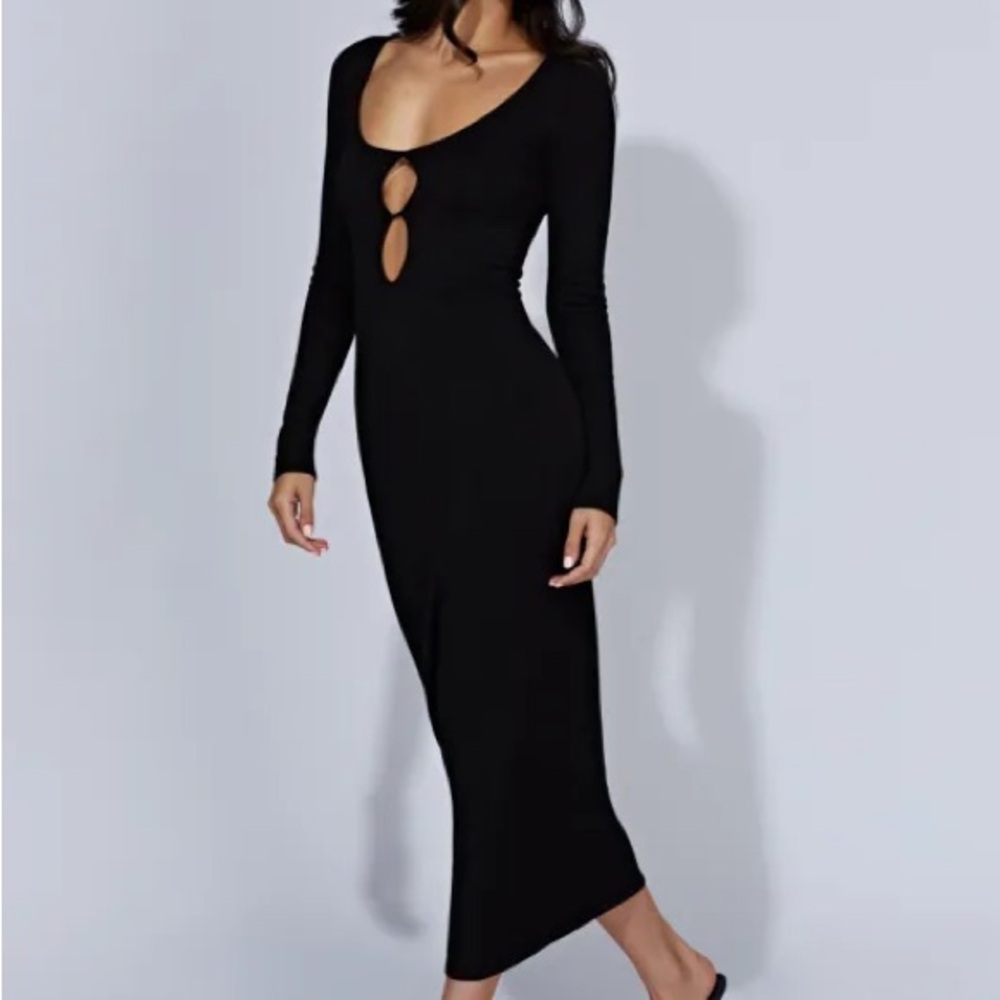 Meshki Elegant Cutout Black Long Sleeve Dress